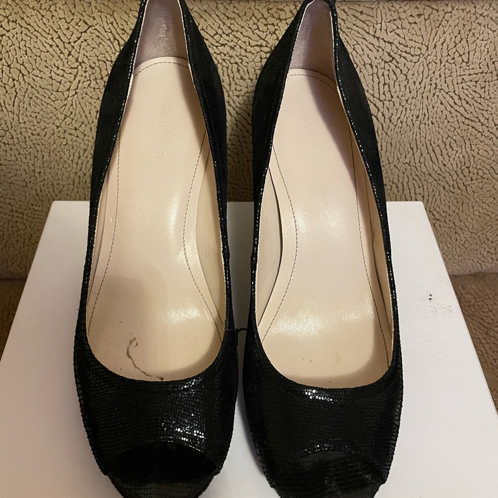 Calvin Klein Shoes- 7 - Picture 2 of 4
